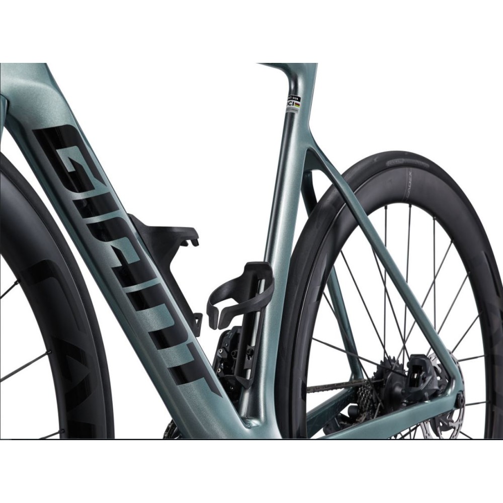 Шоссейный велосипед Giant Propel Advanced SL 1 Disc (2023)